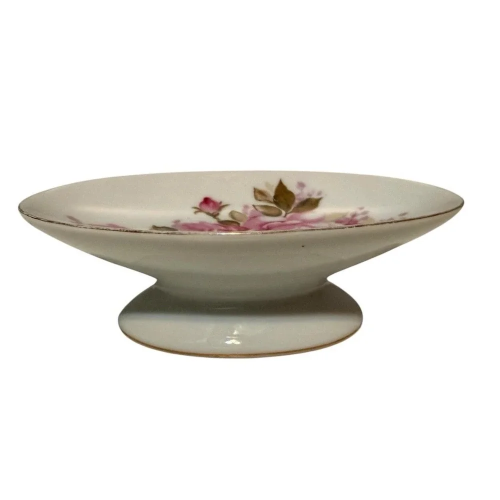 Japanese Soap Dish Trinket Floral Bouquet Porcelain White Background Gold Trim